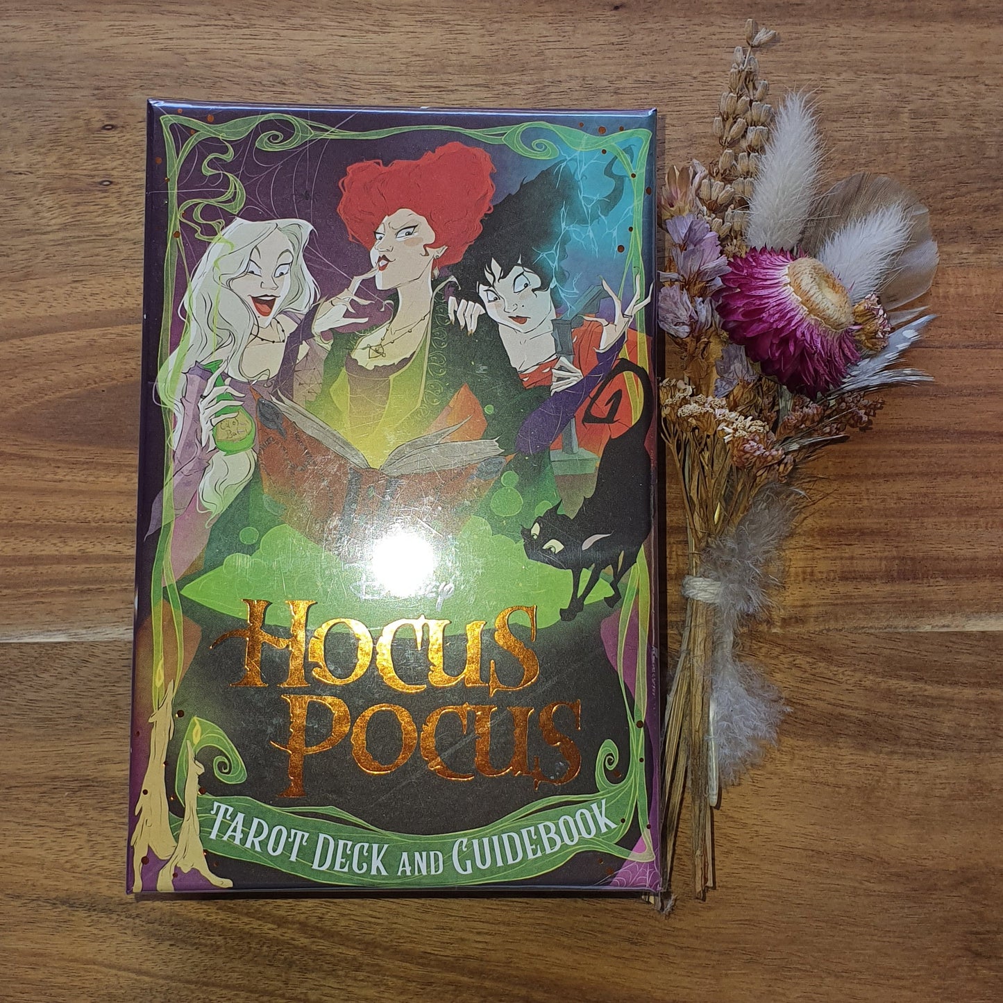 Hocus Pocus: The Official Tarot Deck & Guidebook