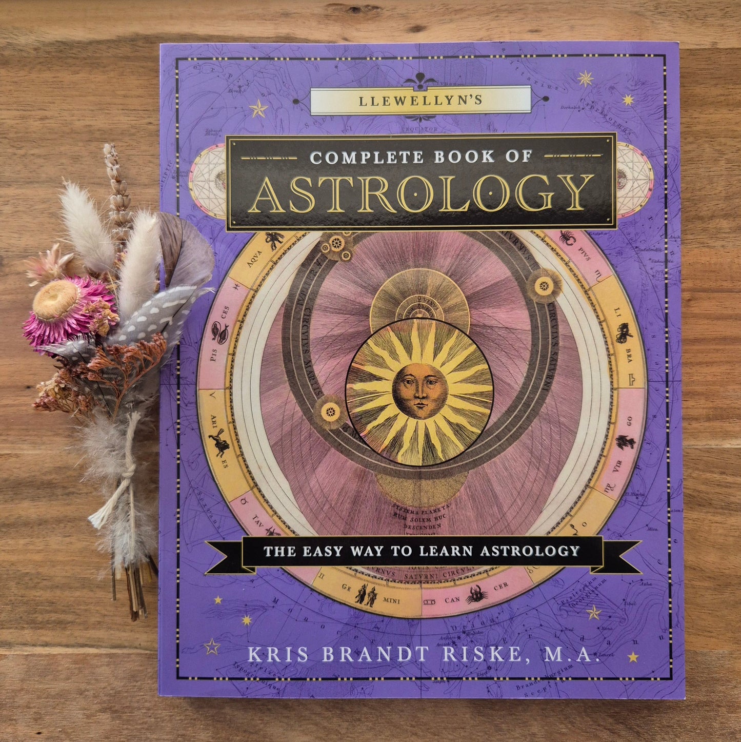 Llewellyn's Complete Book of Astrology