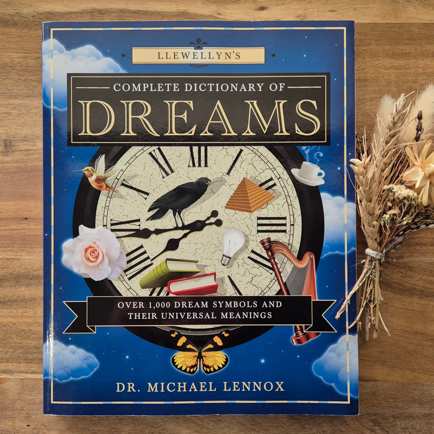 Llewellyn's Complete Dictionary of Dreams