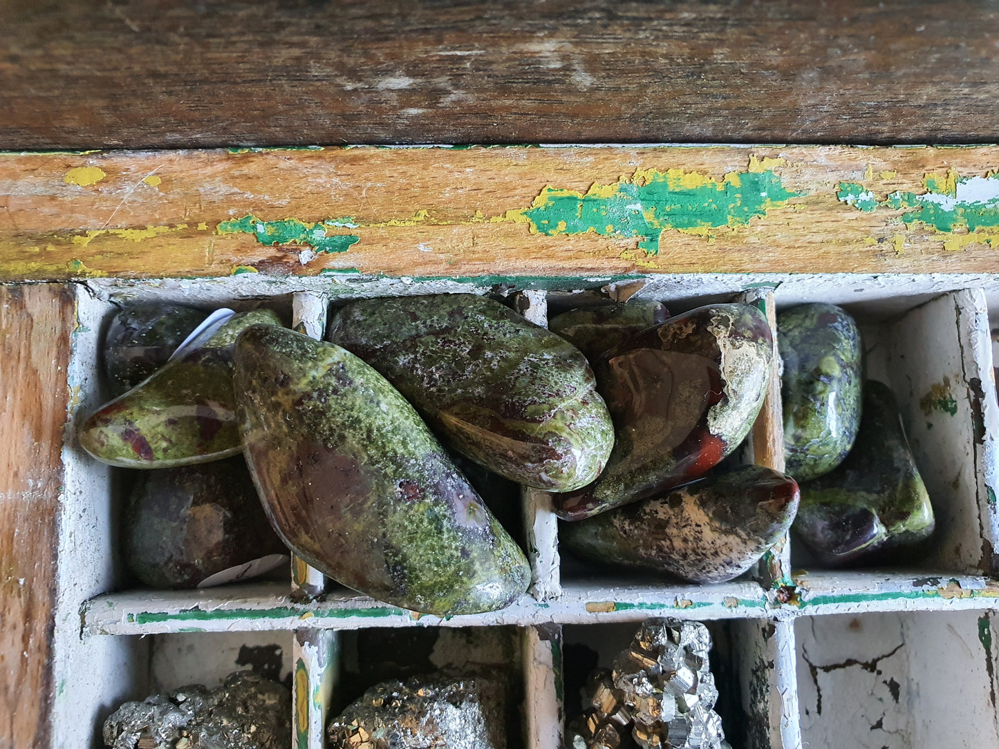 Crystals - Jasper (Dragon's Blood) Tumbled Stone