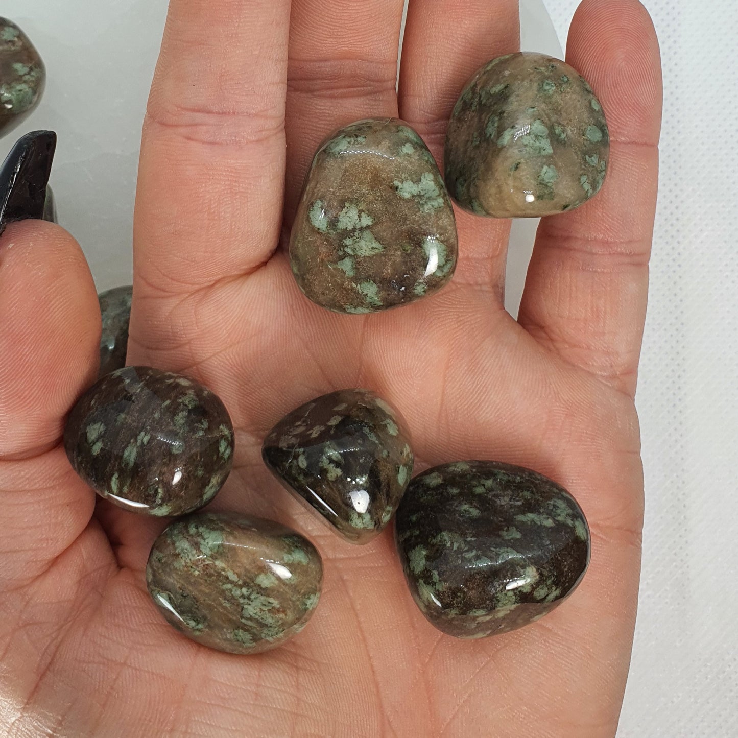 Crystals - Nundoorite/Nunderite Tumbled Stone