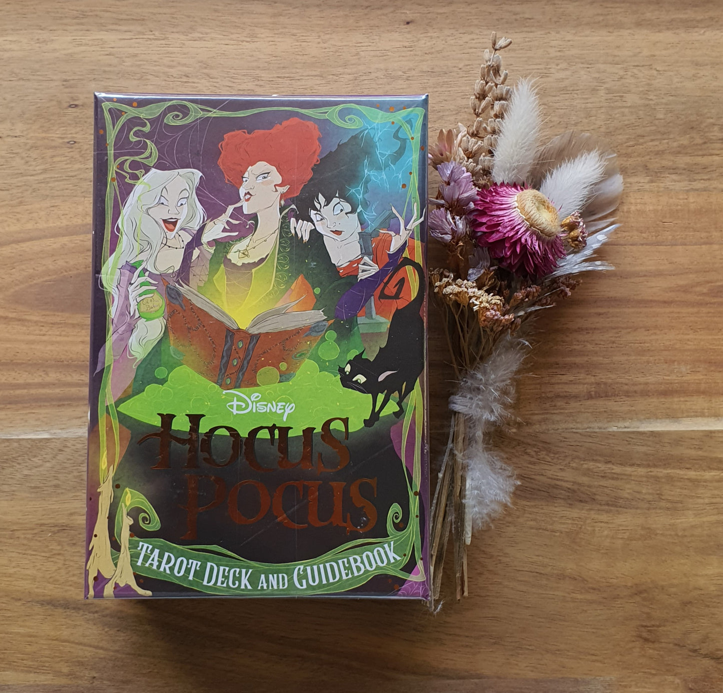 Hocus Pocus: The Official Tarot Deck & Guidebook