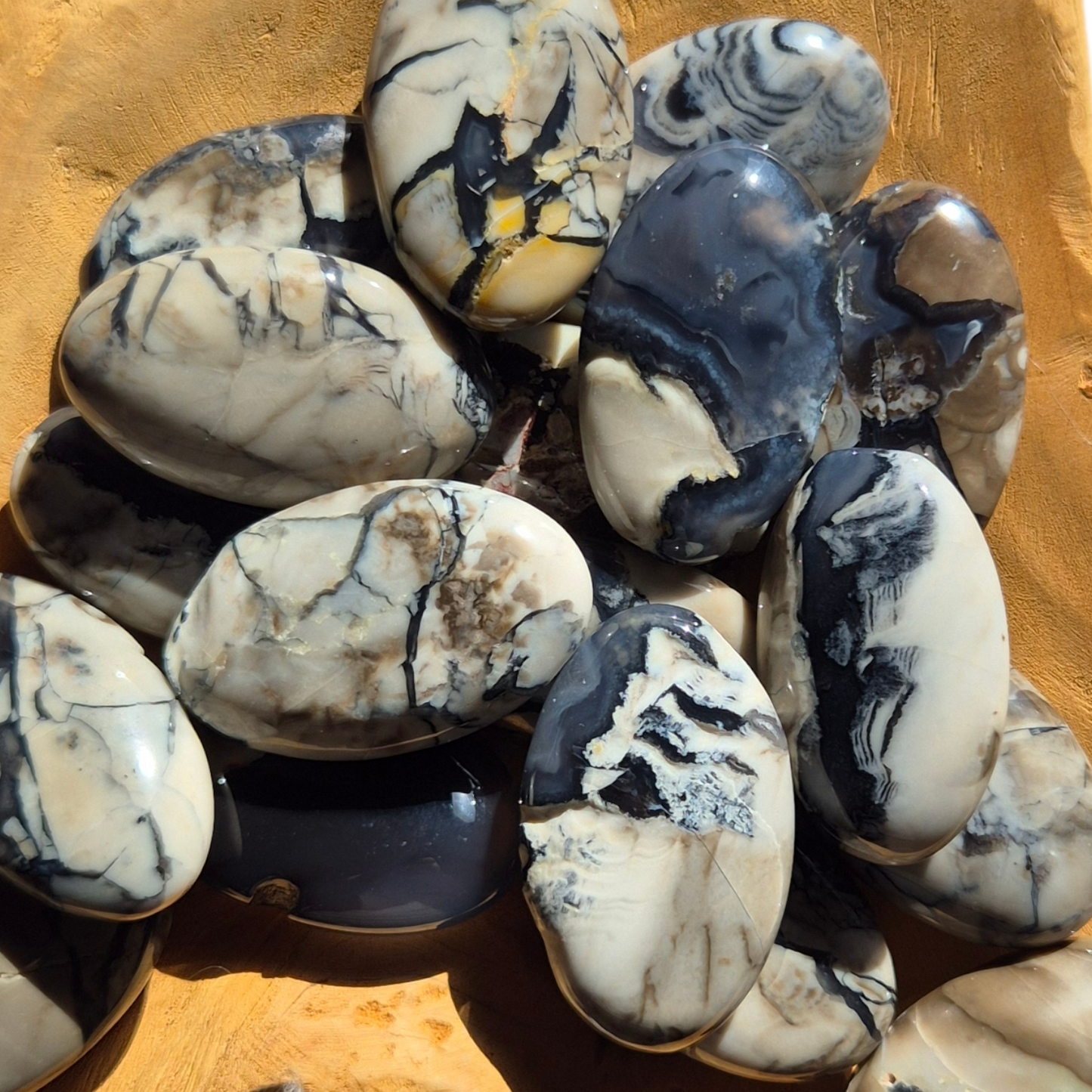 Crystals - Volcanic Agate Palmtones