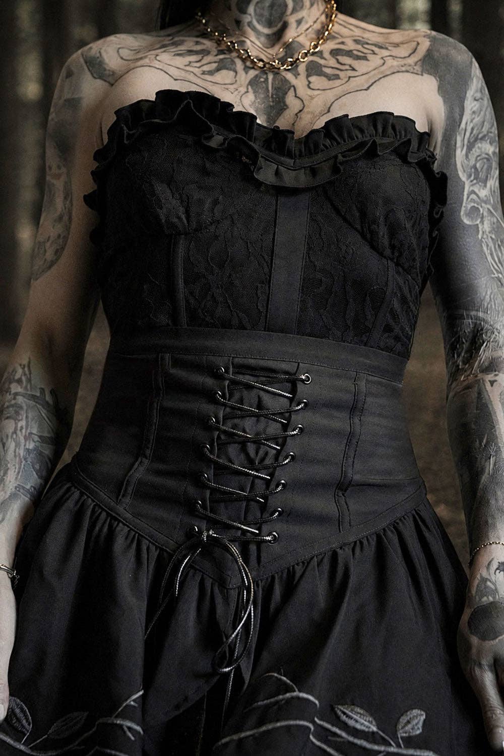 Fablebloom Embroidered Lace-Up Skirt: M
