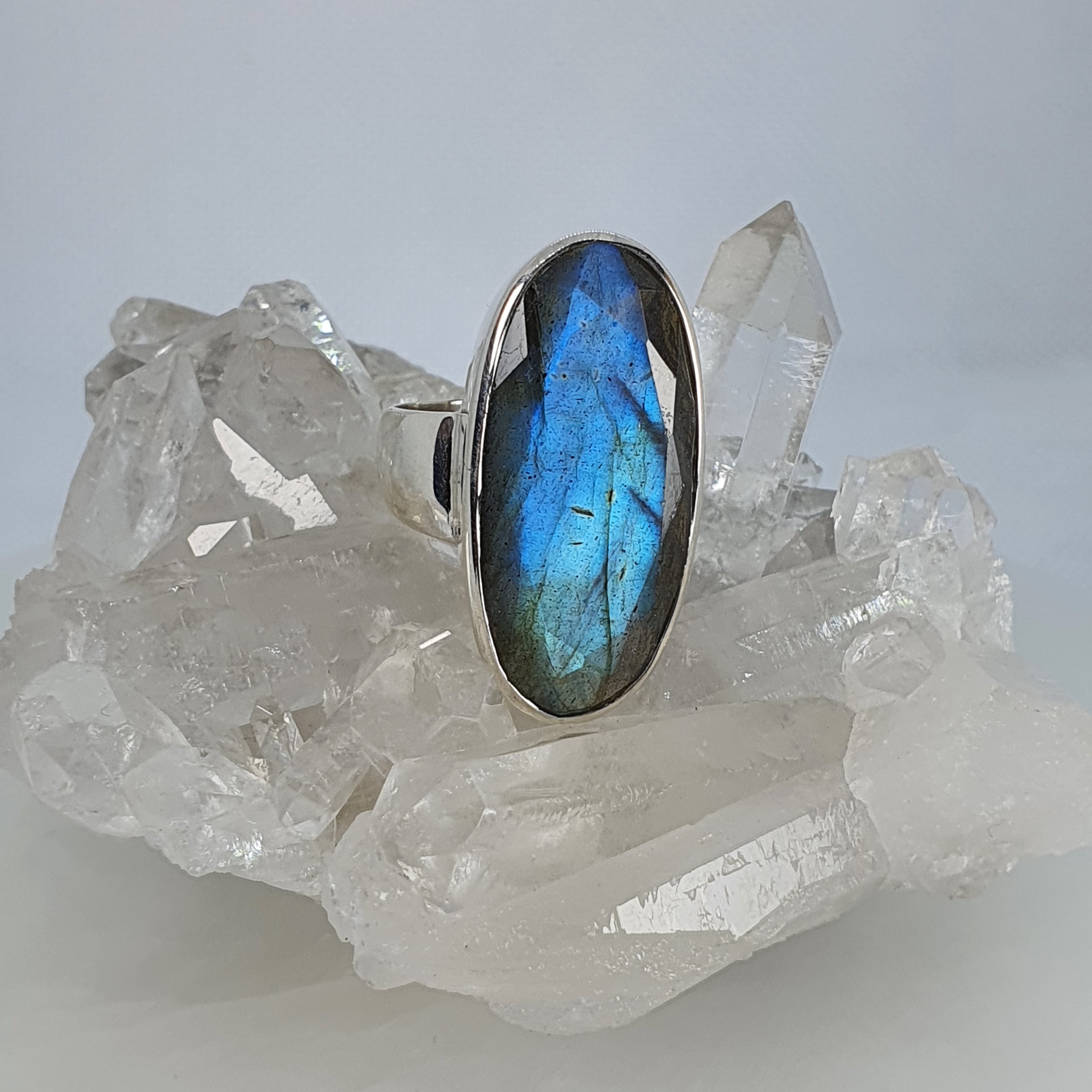 Blue store labradorite ring