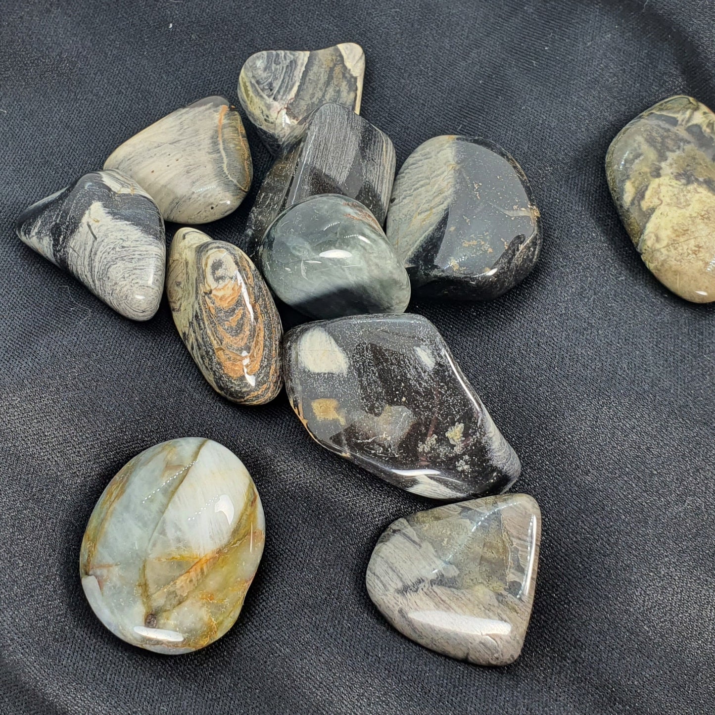 Crystals - Jasper (Silver Leaf) Tumbled Stones