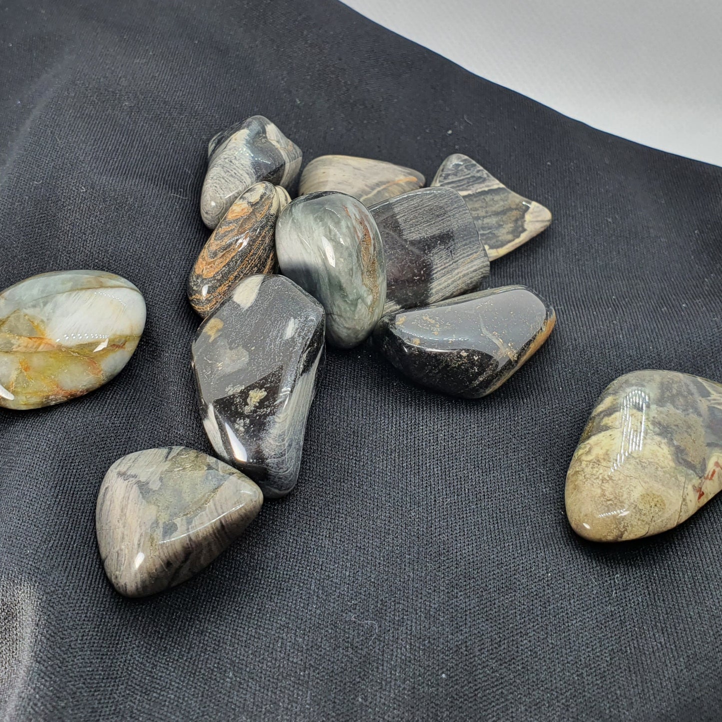 Crystals - Jasper (Silver Leaf) Tumbled Stones