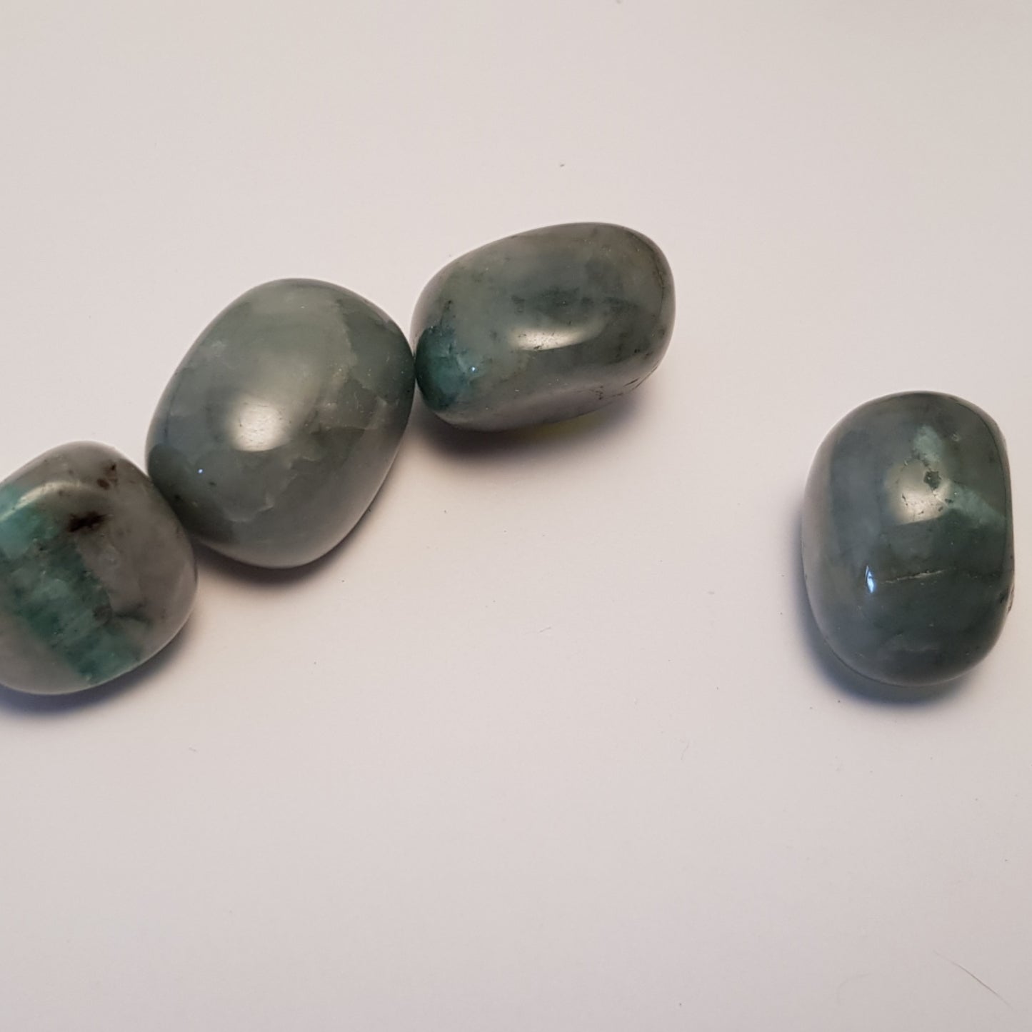 Crystals - Emerald Tumbled Stone